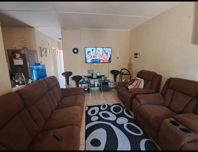 2 BEDROOM SECTIONAL TITLE FOR SALE IN COMET